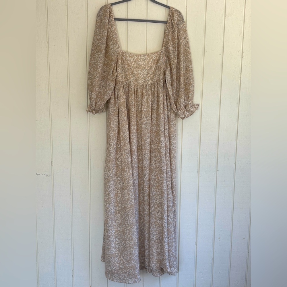 Storia Beige Floral Long Sleeve Maxi Dress
